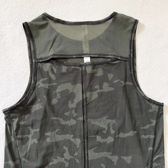 NWT Lululemon Women Incognito Camo Multi Gator Green Print Sculpt Tank Top 4 - Picture 4 of 7